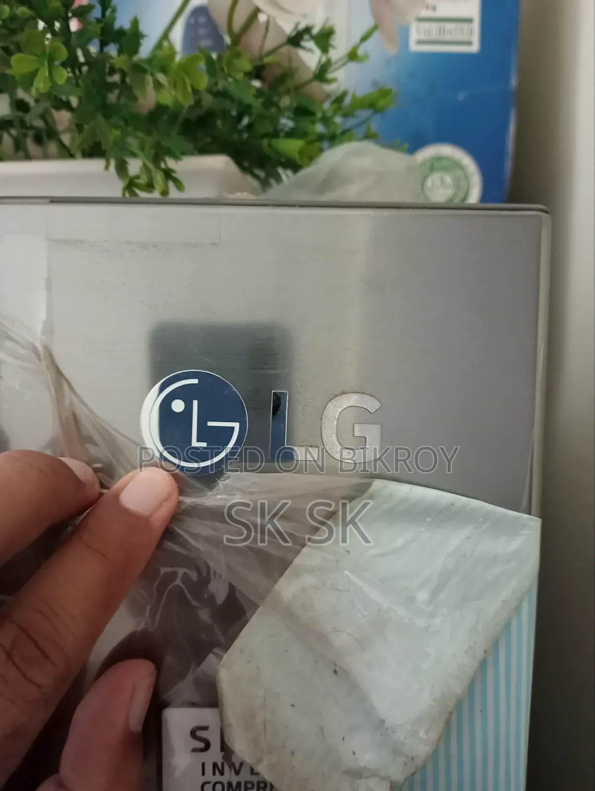 Lg Refrigerator, bought from original Lg showroom, 100% good, no problems