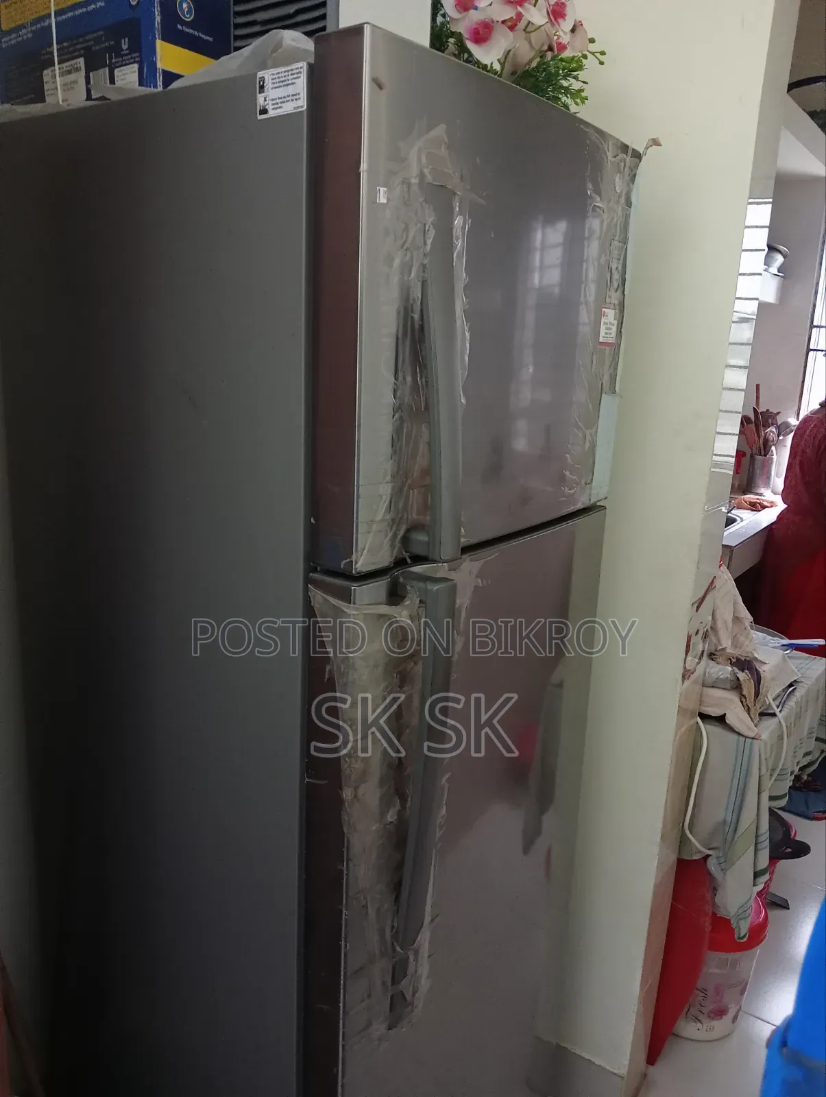 Lg Refrigerator, bought from original Lg showroom, 100% good, no problems