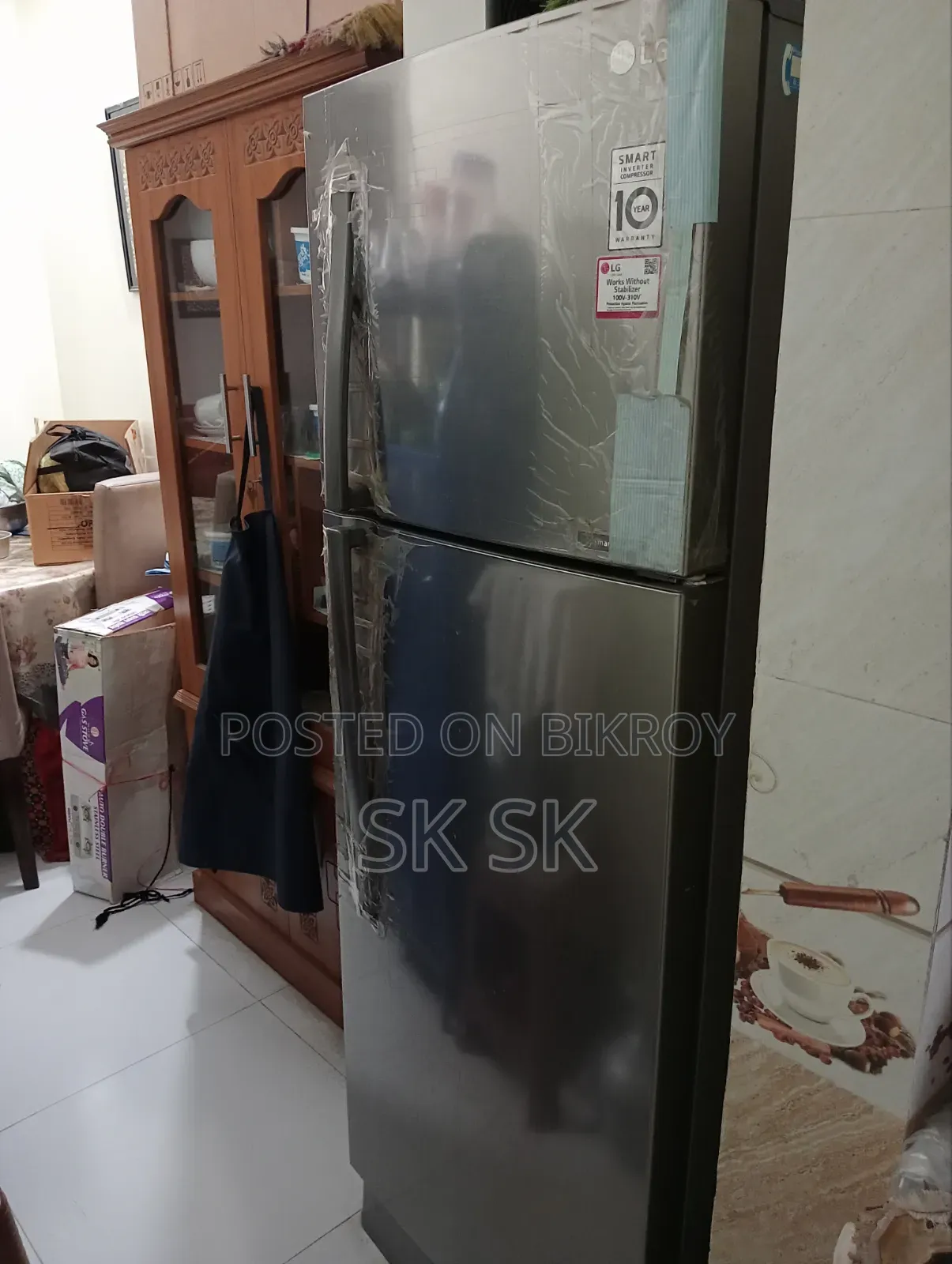 Lg Refrigerator, bought from original Lg showroom, 100% good, no problems