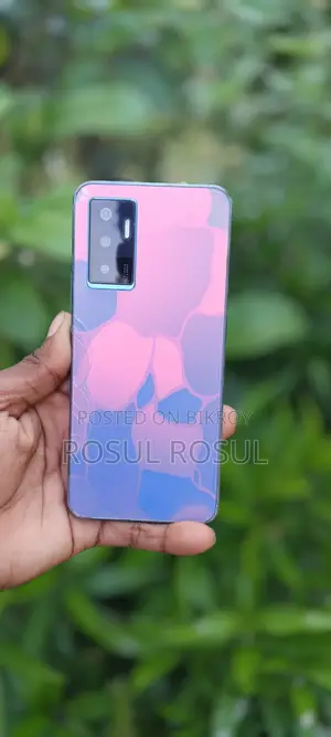 Vivo Y75 128 GB Silver