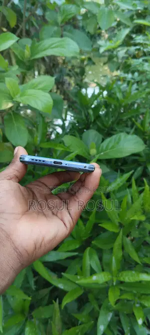 Vivo Y75 128 GB Silver