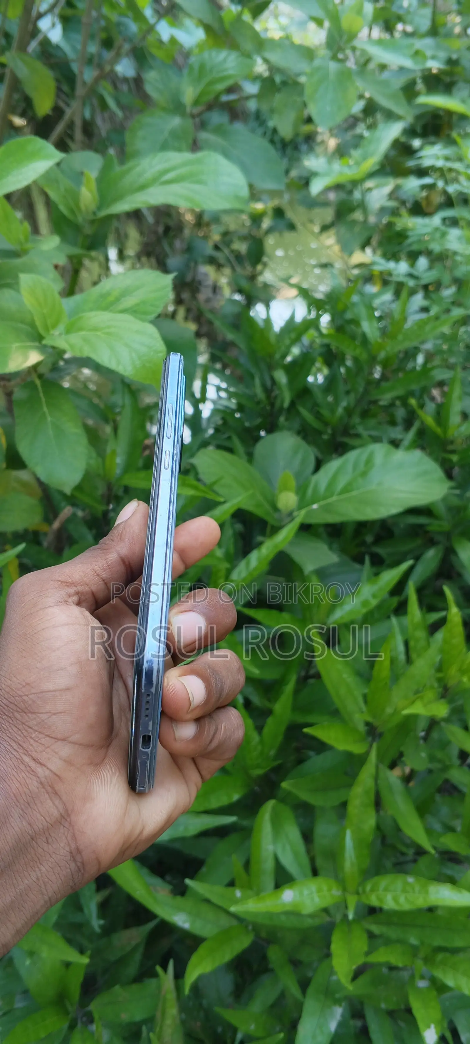 Vivo Y75 128 GB Silver
