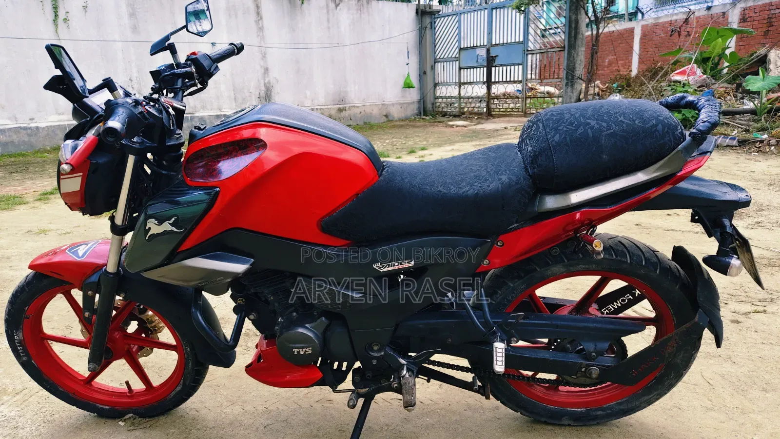TVS Raider 125 2022 Red