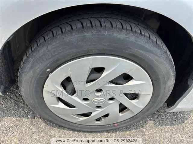Toyota Corolla Fielder 1.5 Hybrid FWD 2021 Silver