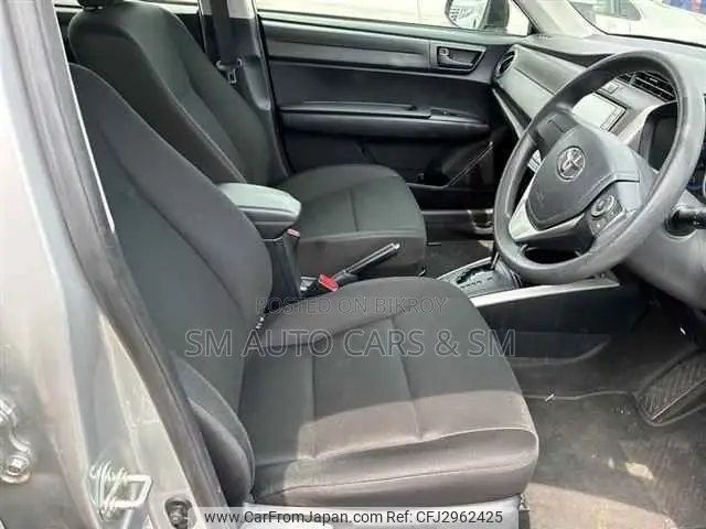 Toyota Corolla Fielder 1.5 Hybrid FWD 2021 Silver