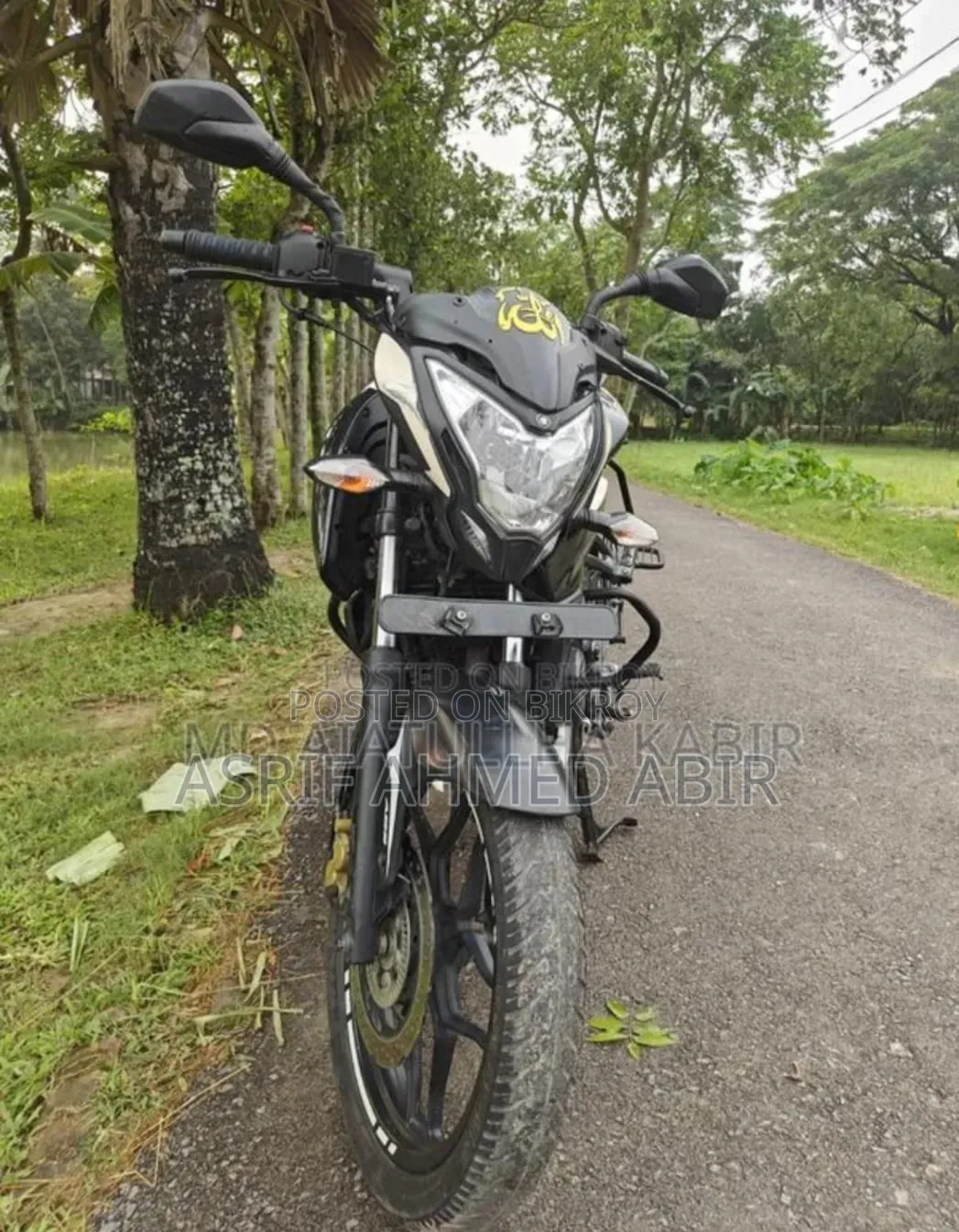 বাজাজ পালসার এনএস ২০০ ২০২০ সাদা