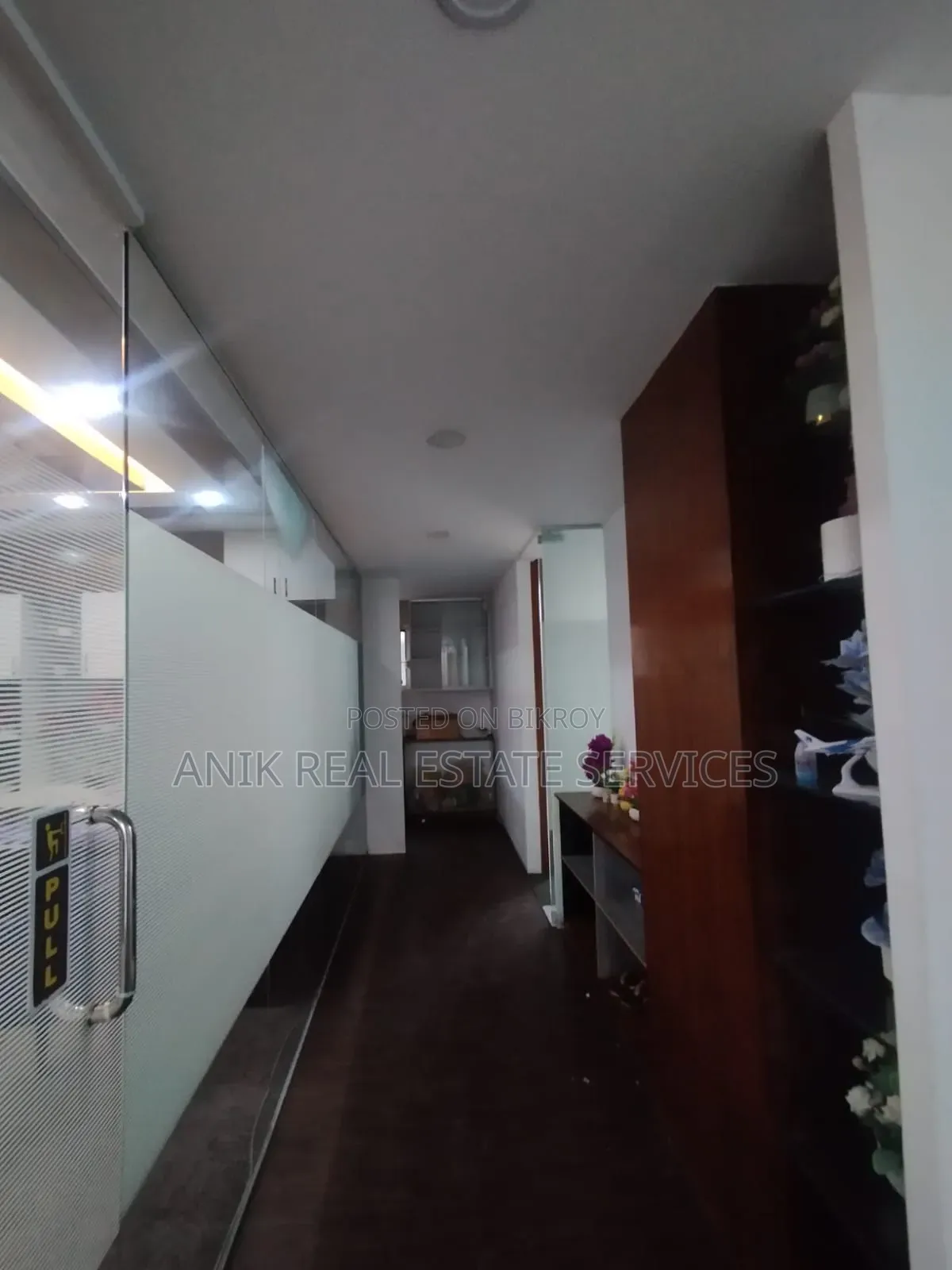 Commercial 2350 Sft Semi Furnished Office Space Rent At Banani