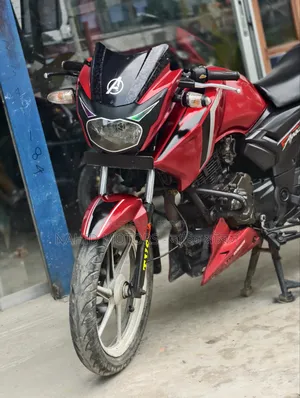 টিভিএস অ্যাপাচি আরটিআর ১৬০ ২ভি ২০১৪ লাল