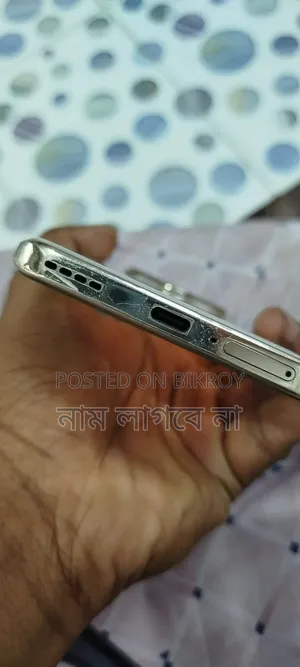 রিয়েলমি ১৩ প্রো+ ৫জি ২৫৬ জিবি সাদা
