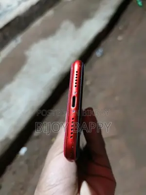 Apple iPhone XR 64 GB Red