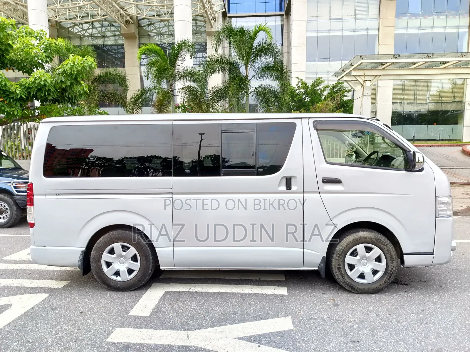 Toyota HiAce 2012 Silver