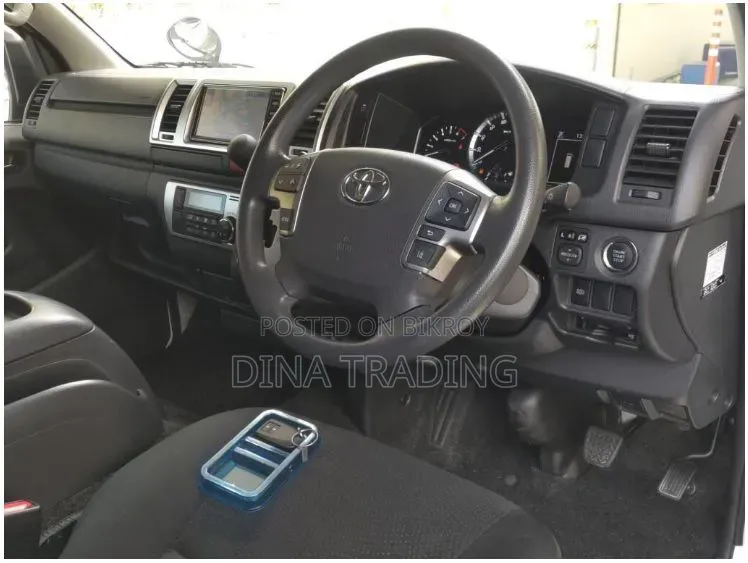 Toyota HiAce 2022 Pearl