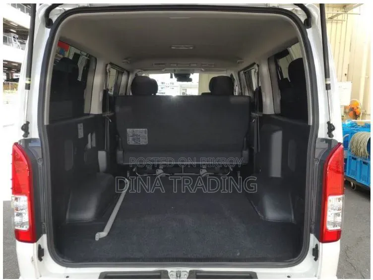Toyota HiAce 2022 Pearl