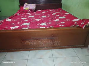 ব্যবহৃত চমৎকার কাঠের ডাবল খাট (Semi-Box) বিক্রয় হবে