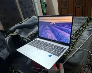 Laptop HP 250 G10 8GB Intel Core i5 SSD 500GB