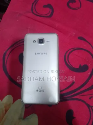 Samsung Galaxy J7 32 GB Silver