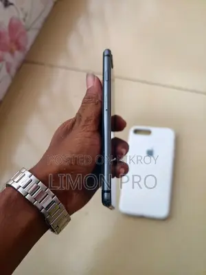 অ্যাপল আইফোন ৮ প্লাস ৬৪ জিবি ব্ল্যাক