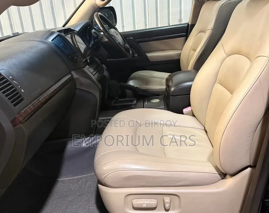 Toyota Land Cruiser 2011 Black