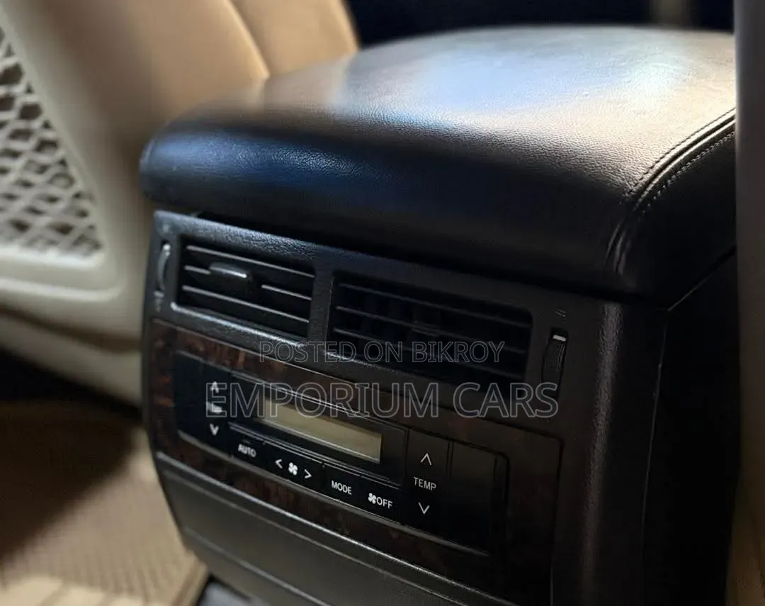 Toyota Land Cruiser 2011 Black