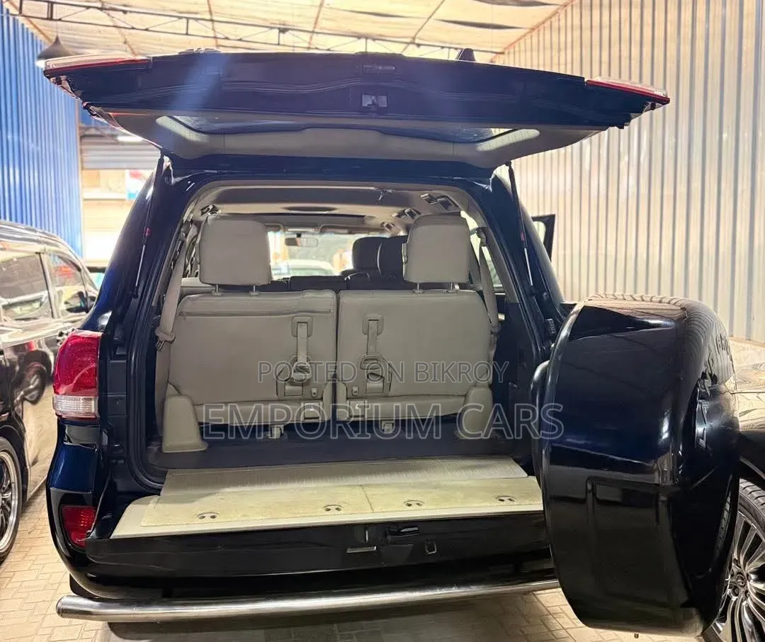 Toyota Land Cruiser 2011 Black