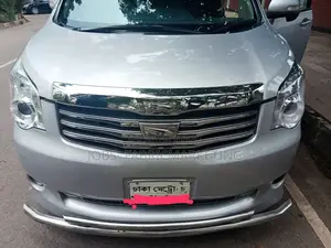Toyota Noah 2012 Silver