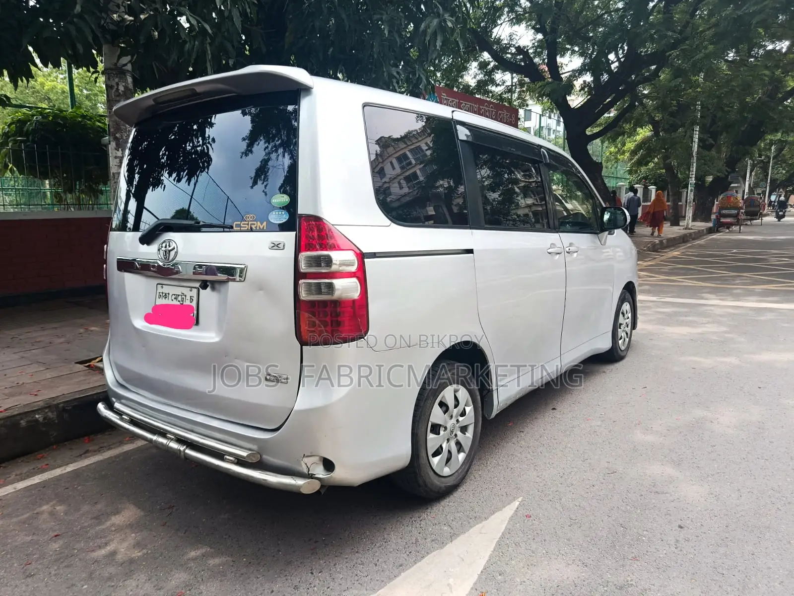 Toyota Noah 2012 Silver
