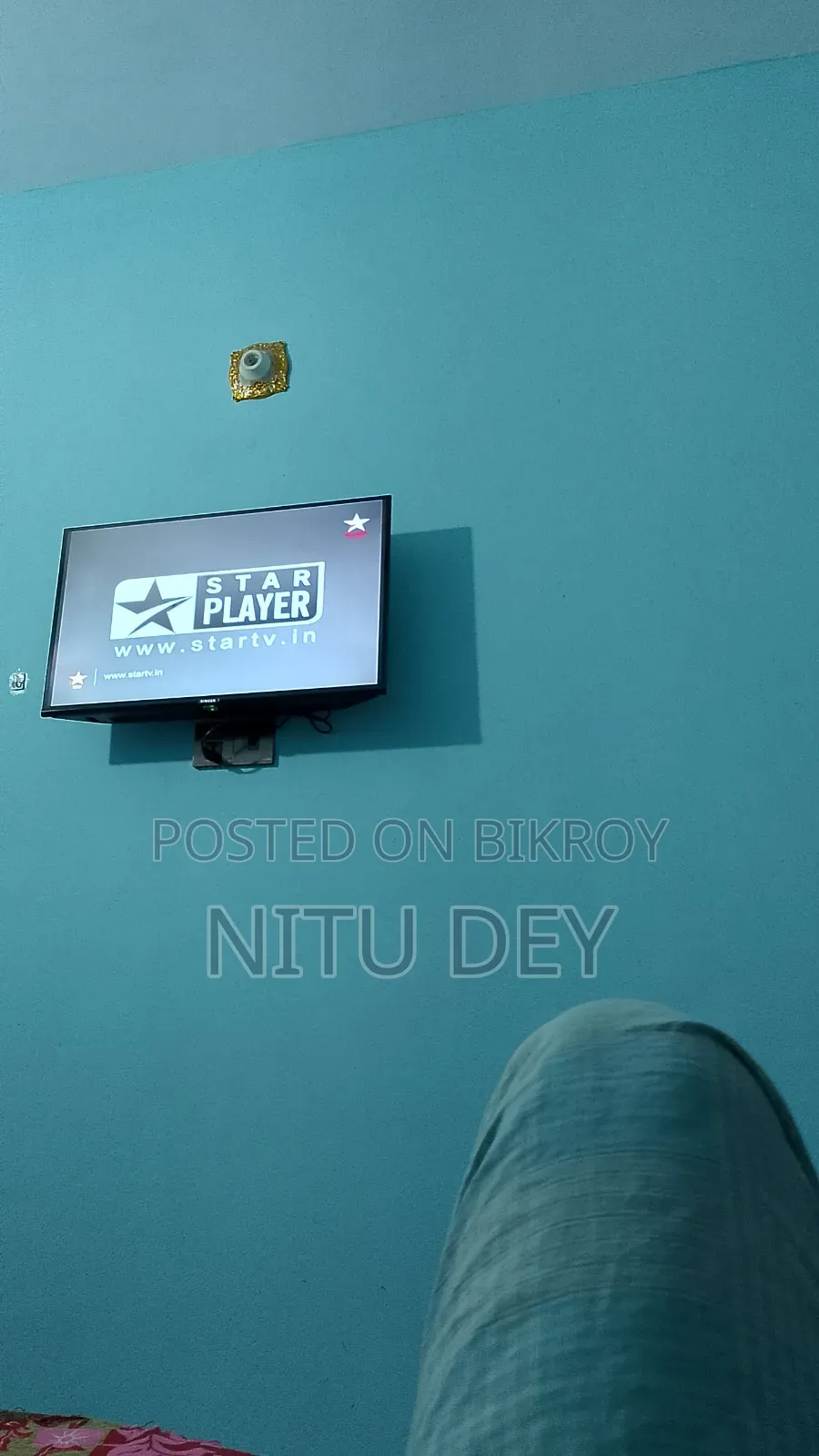 Singer LED TV