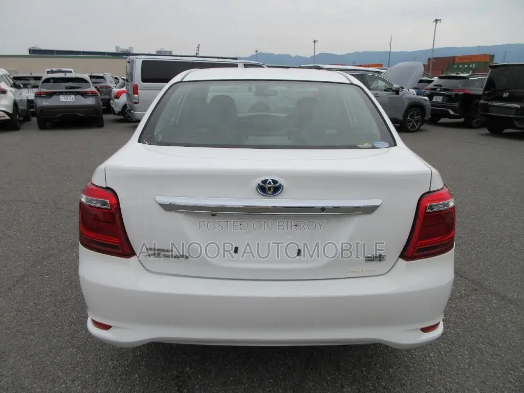 Toyota Axio 2021 Pearl