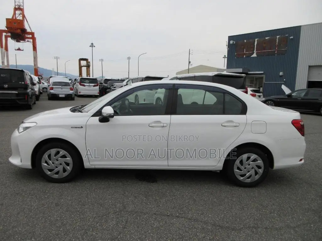 Toyota Axio 2021 Pearl