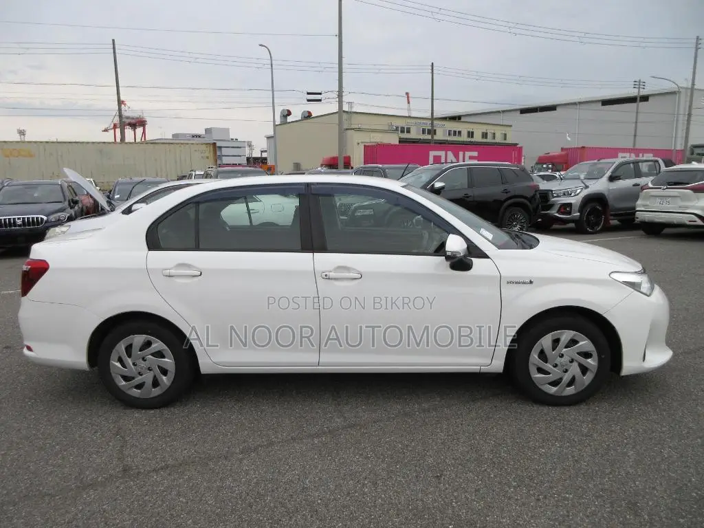 Toyota Axio 2021 Pearl