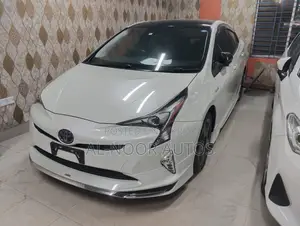 Toyota Prius 2018 Pearl
