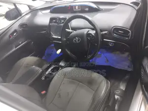 Toyota Prius 2018 Pearl