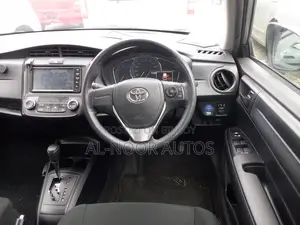 Toyota Axio 2021 Silver
