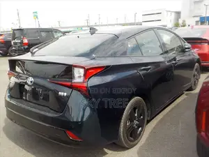 Toyota Prius 2021 Blue