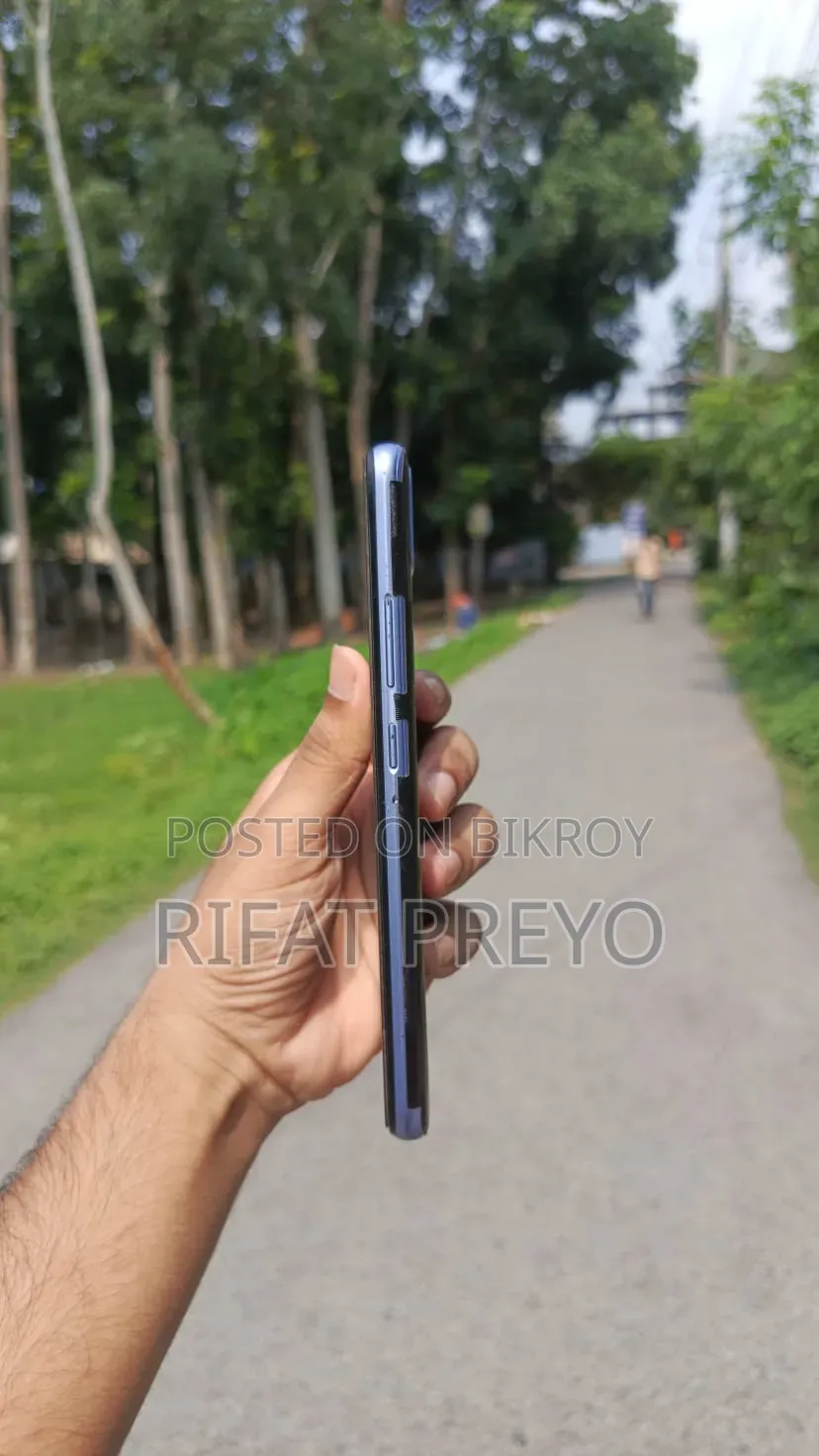 Realme 4 GB Blue