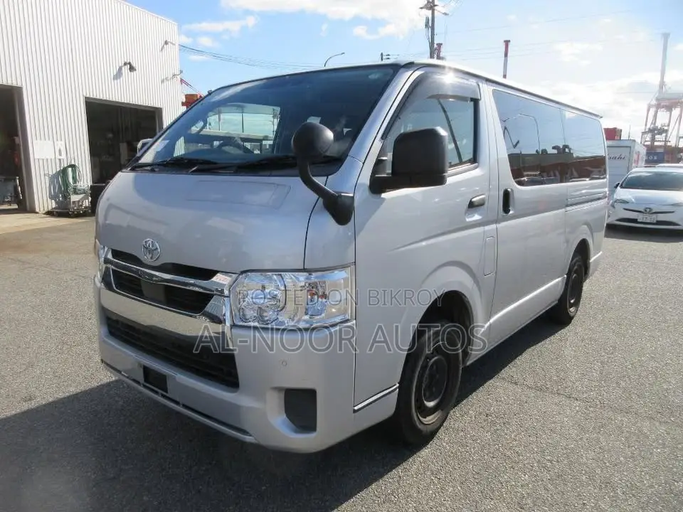 Toyota HiAce 2021 Silver
