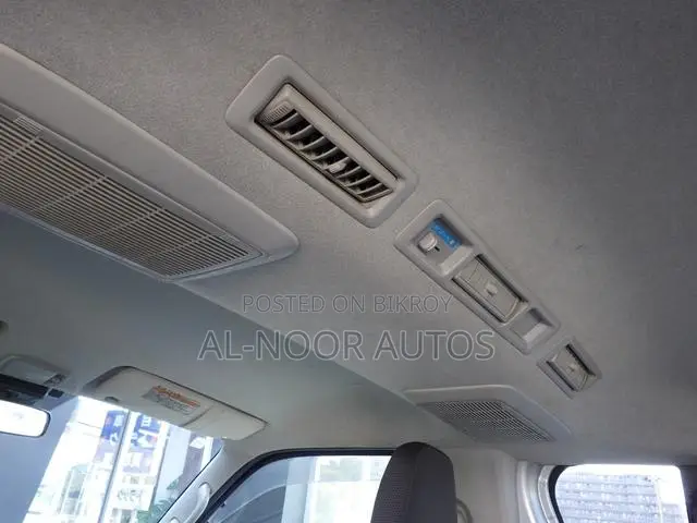 Toyota HiAce 2021 Silver