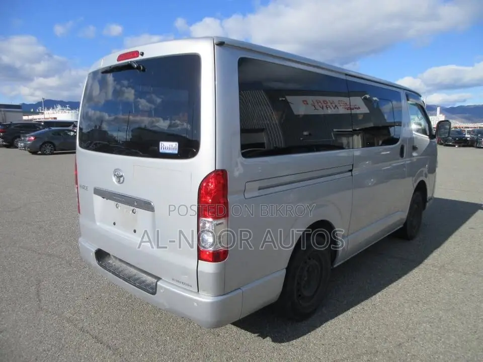 Toyota HiAce 2021 Silver