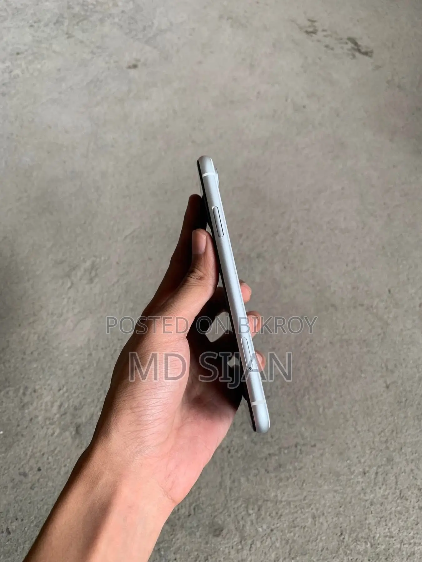 Apple iPhone XR 64 GB White