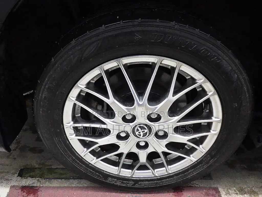 Toyota Noah 1.8 Front-Wheel Drive Hybrid (7 Seater) 2021 Black