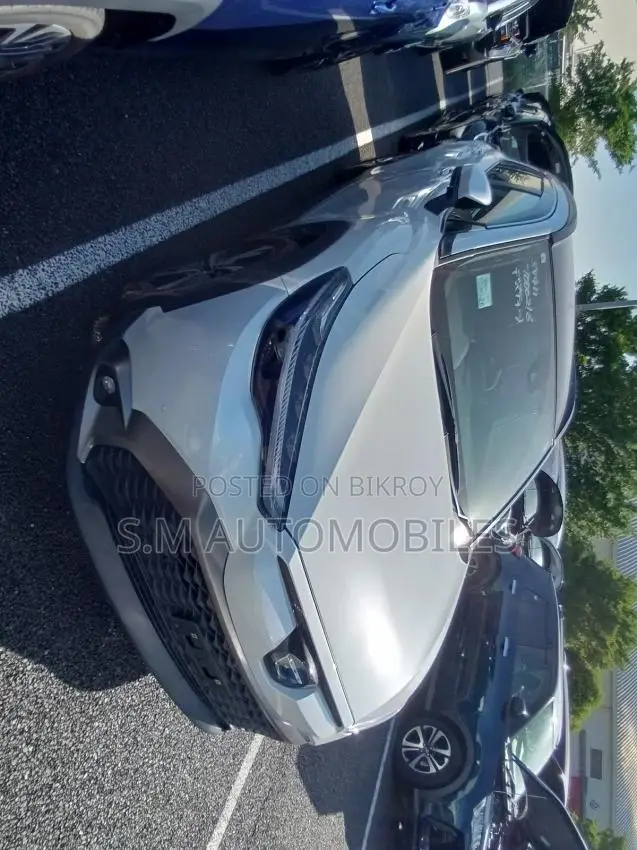 Toyota Corolla Cross 1.8 Hybrid AWD 2021 Pearl