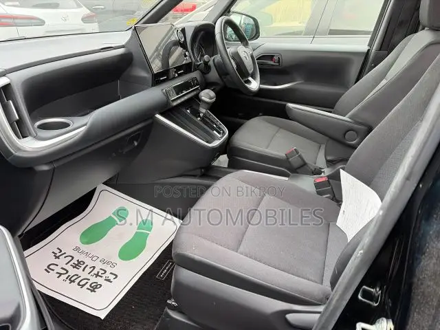 Toyota Noah 1.8 FWD Hybrid (7 Seater) 2021 Black
