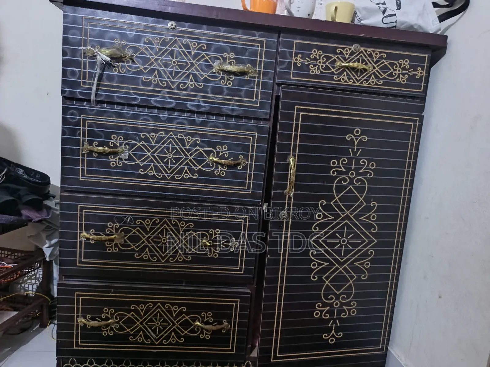 Wardrobe in perfect condition