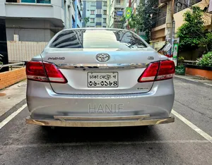 Toyota Premio 2017 Silver
