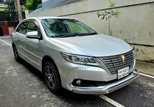 Toyota Premio 2017 Silver