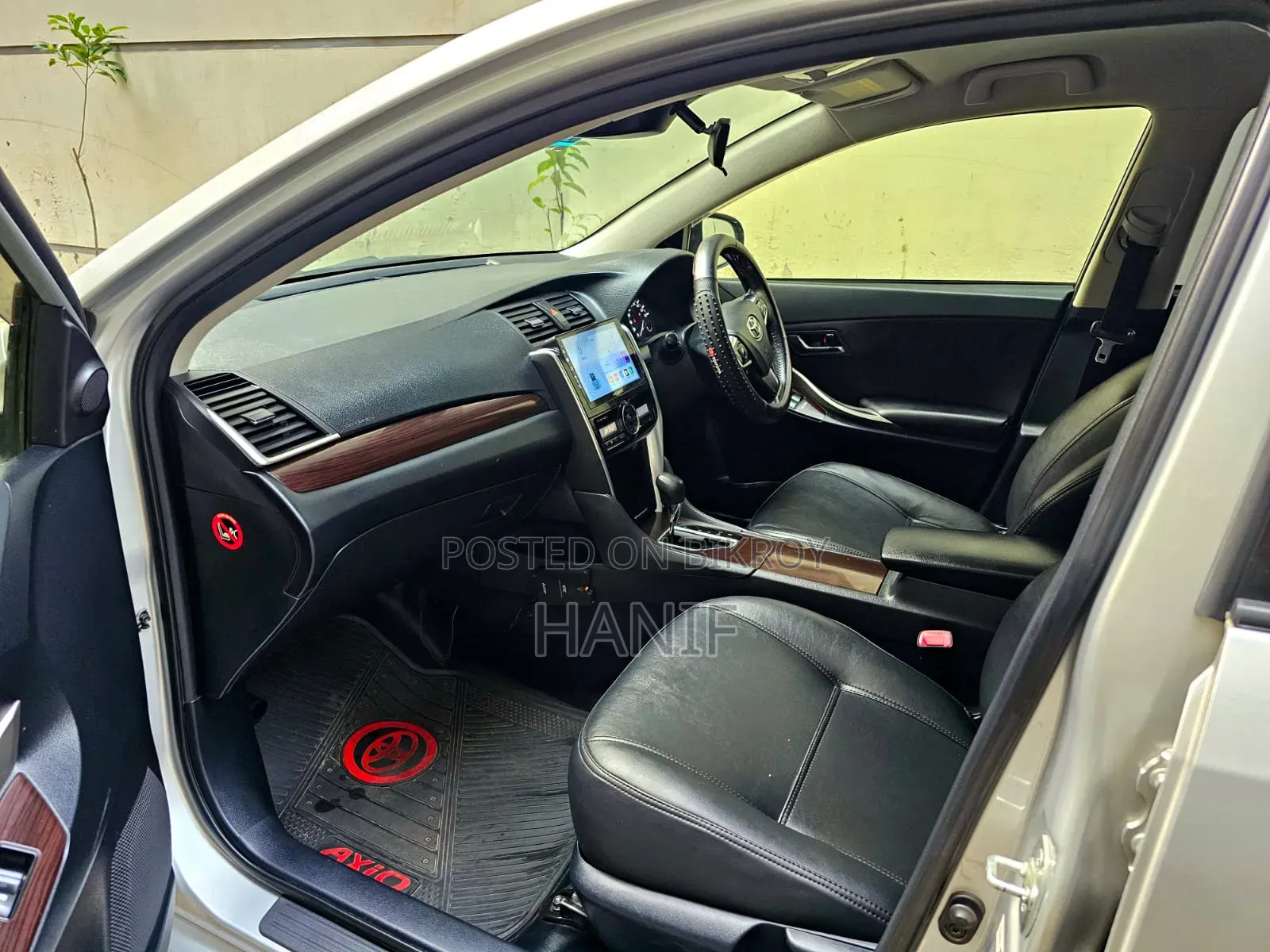 Toyota Premio 2017 Silver