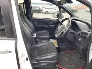 Toyota Noah 2021 Pearl