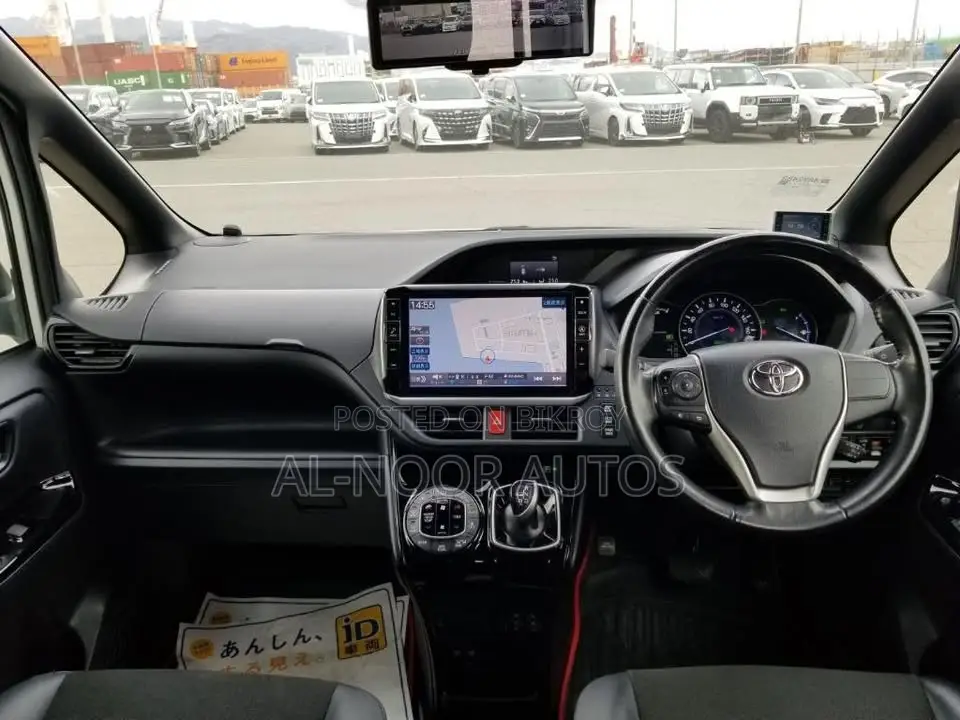 Toyota Noah 2021 Pearl
