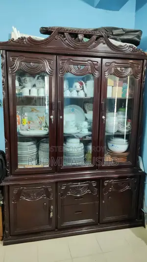 China Display / Crockery Cabinet