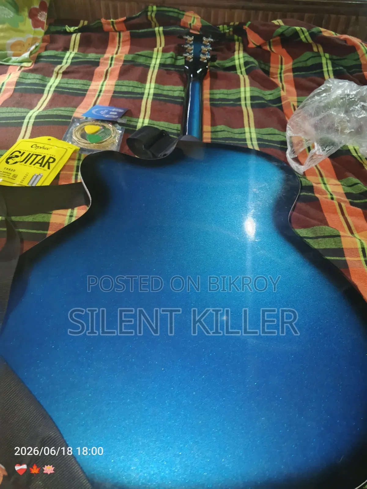 Guitar for sale. Available for pickup anywhere in Rangpur district.